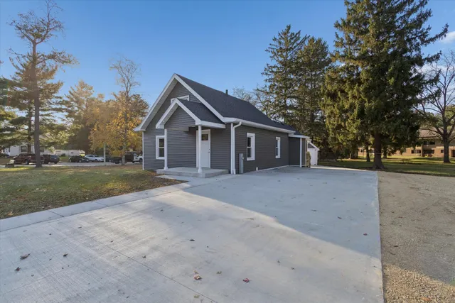 $324,900 | 1010 North Main Street, Edgerton, WI 53534