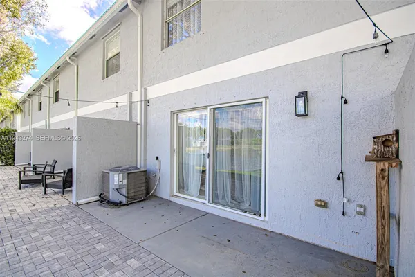 a view of an outdoor space
