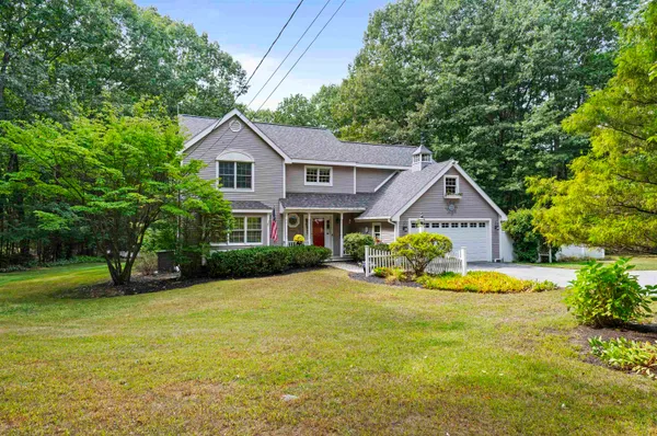$899,000 | 19 Highland Road, Kensington, NH 03833