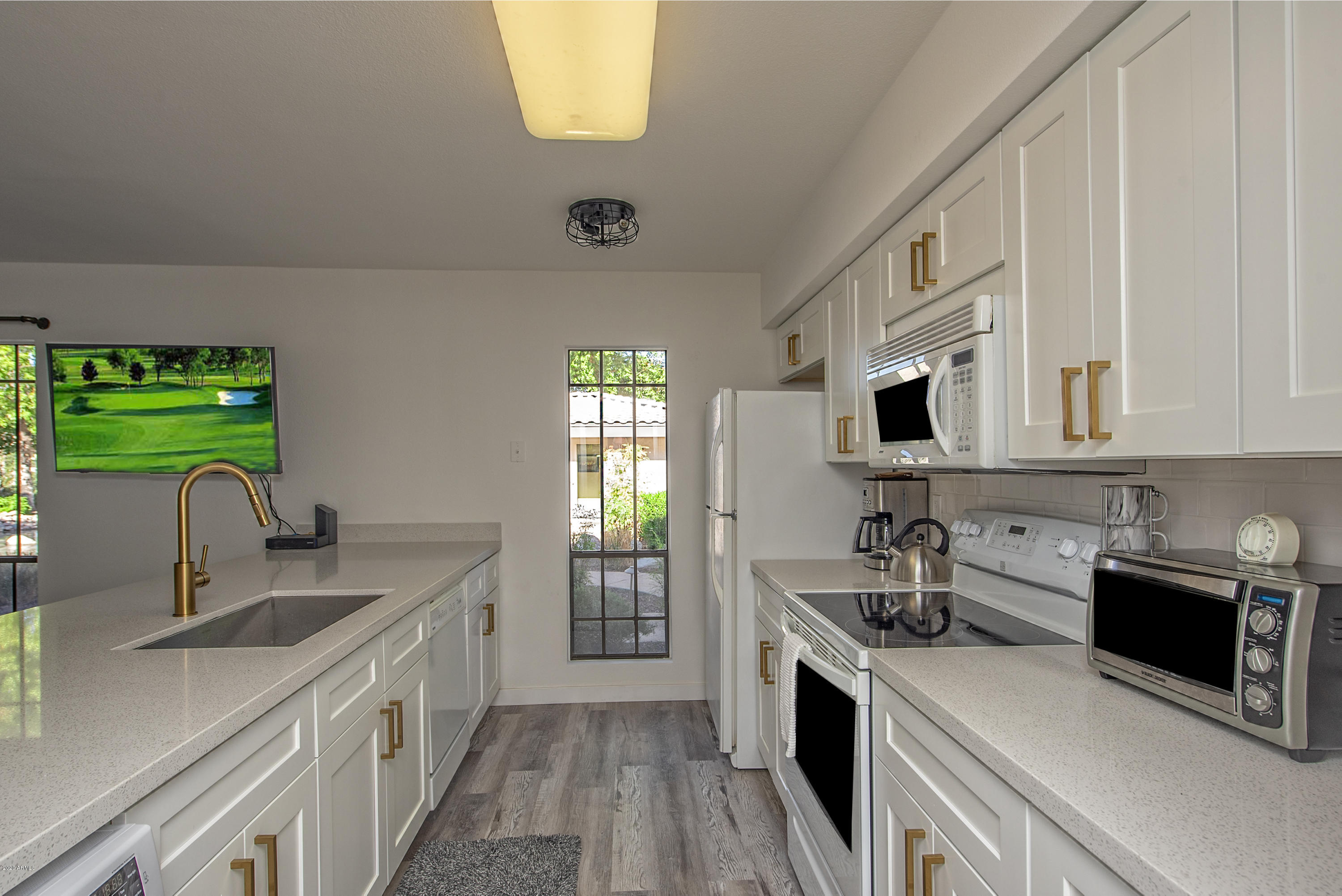 5209 North 24th Street, Unit 103 Phoenix, AZ 85016 - Photo 6 of 17 010_Galley Kitchen