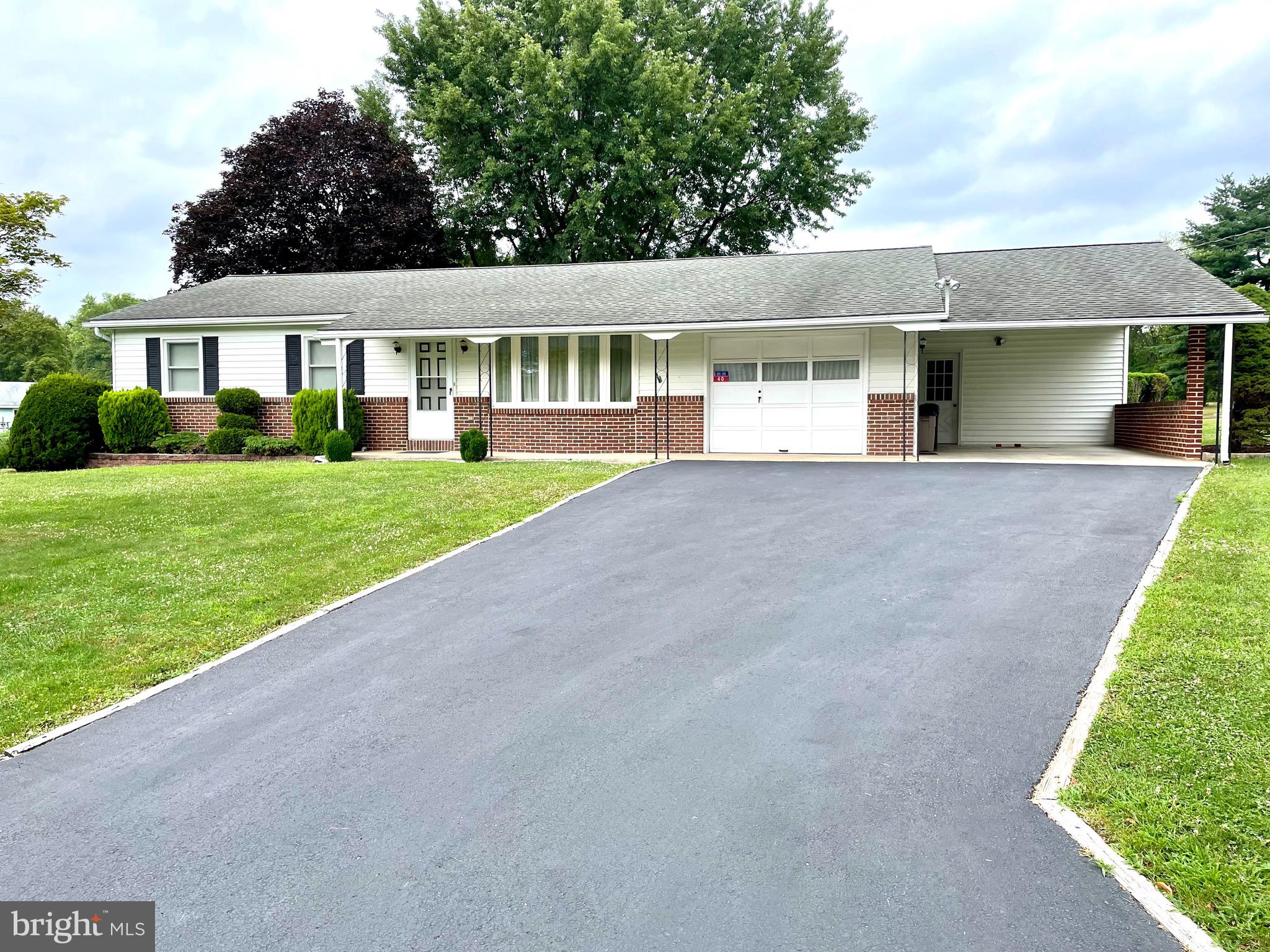 40 Hillview Road Birdsboro, PA 19508 - Photo 3 of 19 Gallery Image 3
