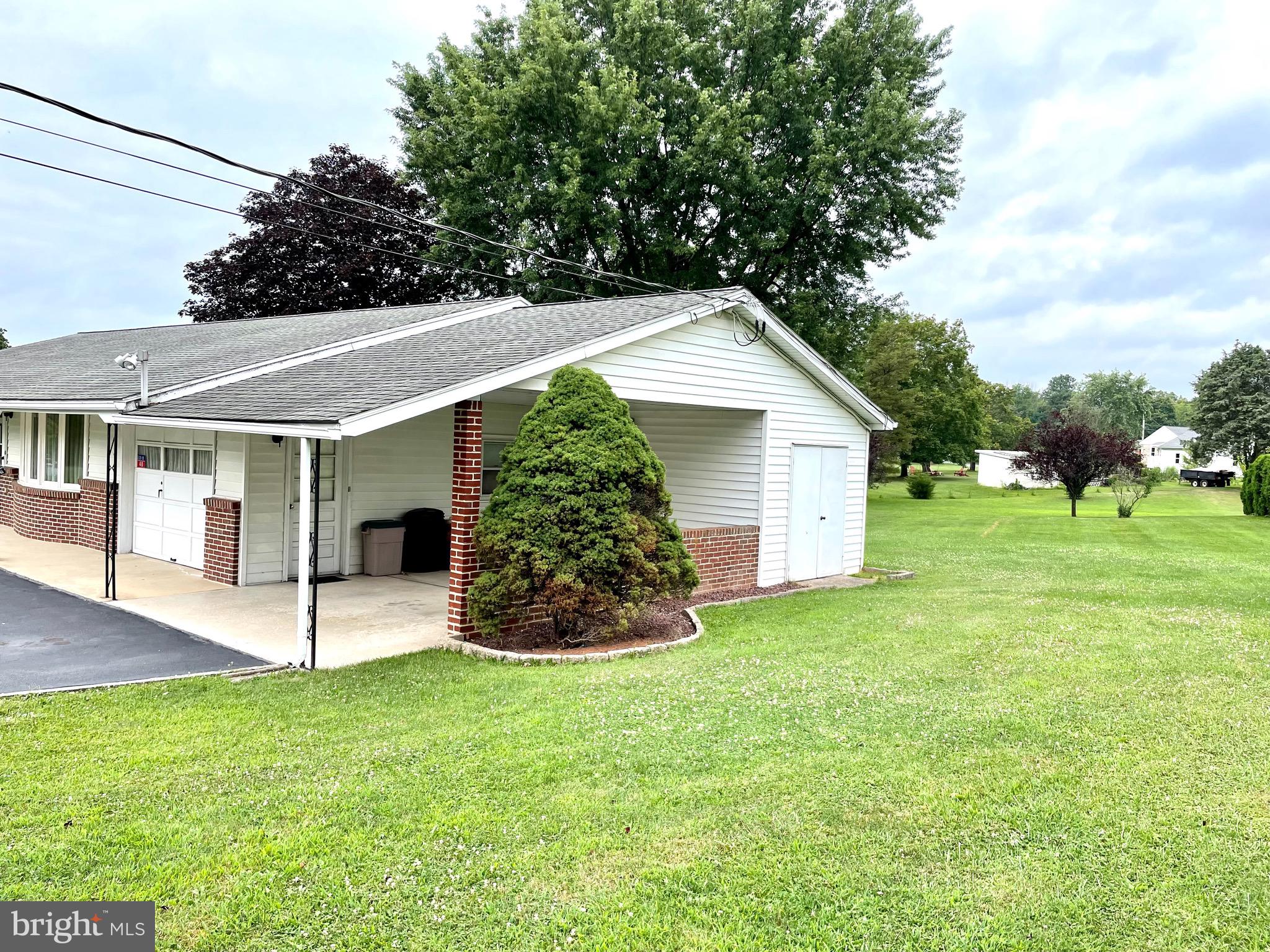 40 Hillview Road Birdsboro, PA 19508 - Photo 4 of 19 Gallery Image 4
