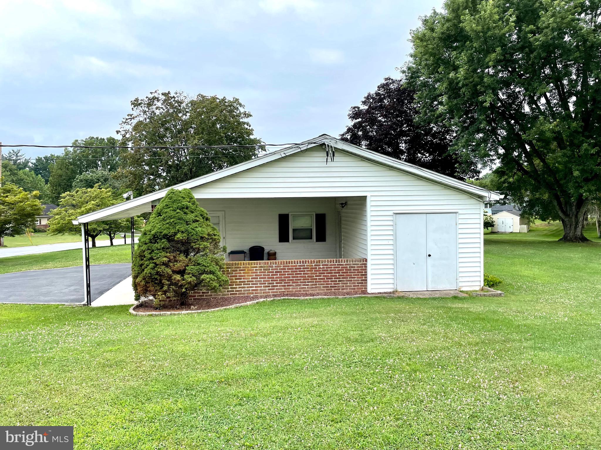 40 Hillview Road Birdsboro, PA 19508 - Photo 5 of 19 Gallery Image 5