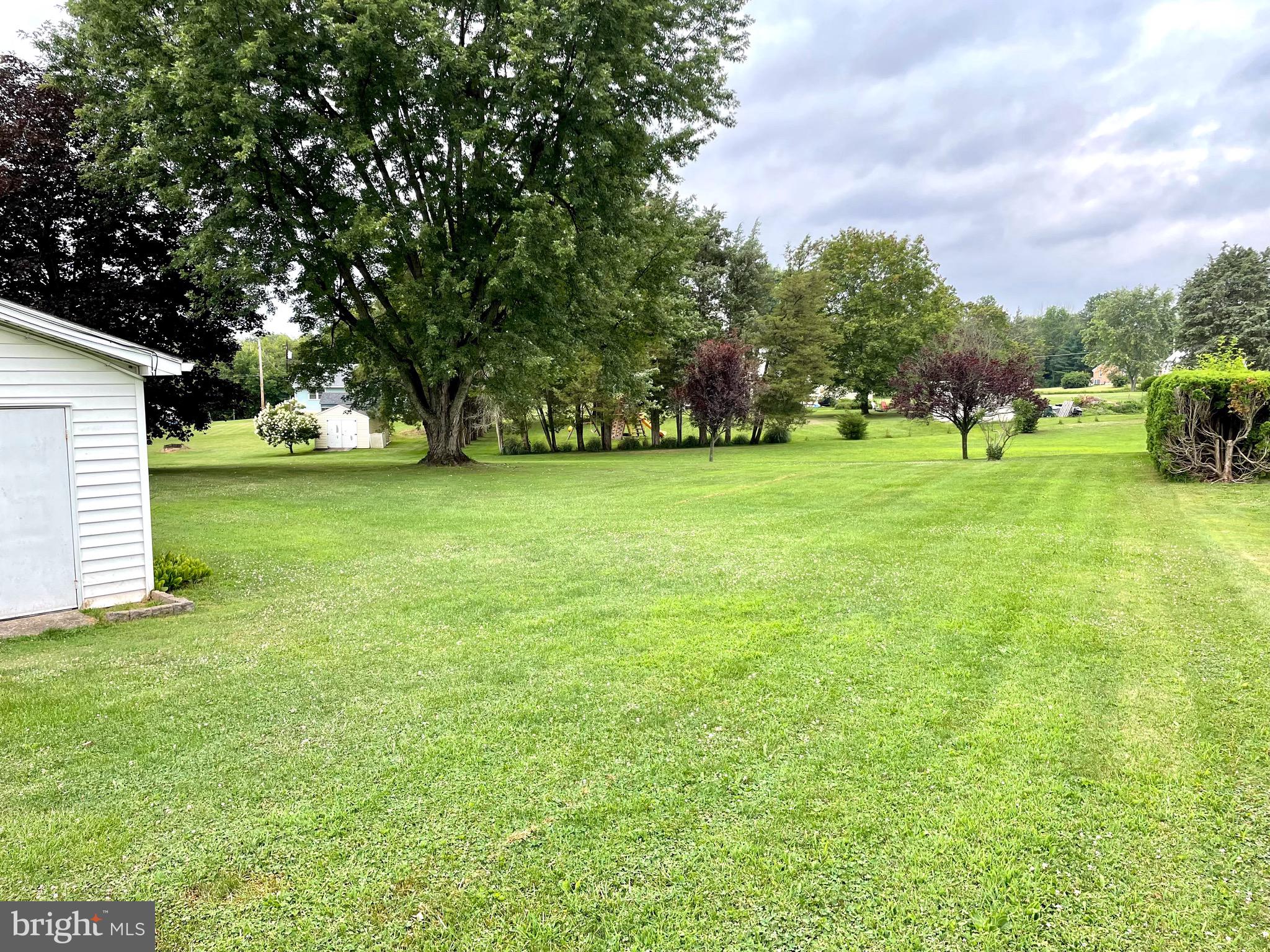 40 Hillview Road Birdsboro, PA 19508 - Photo 6 of 19 Gallery Image 6