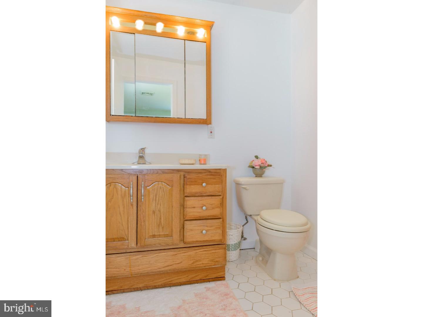 409 Hawthorne Road Wallingford, PA 19086 - Photo 14 of 23 Master Bathroom