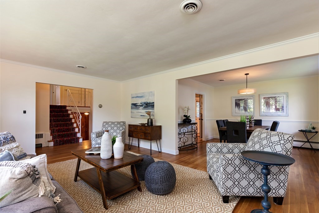 53 Great Meadow Road Newton, MA 02459 - Photo 6 of 33