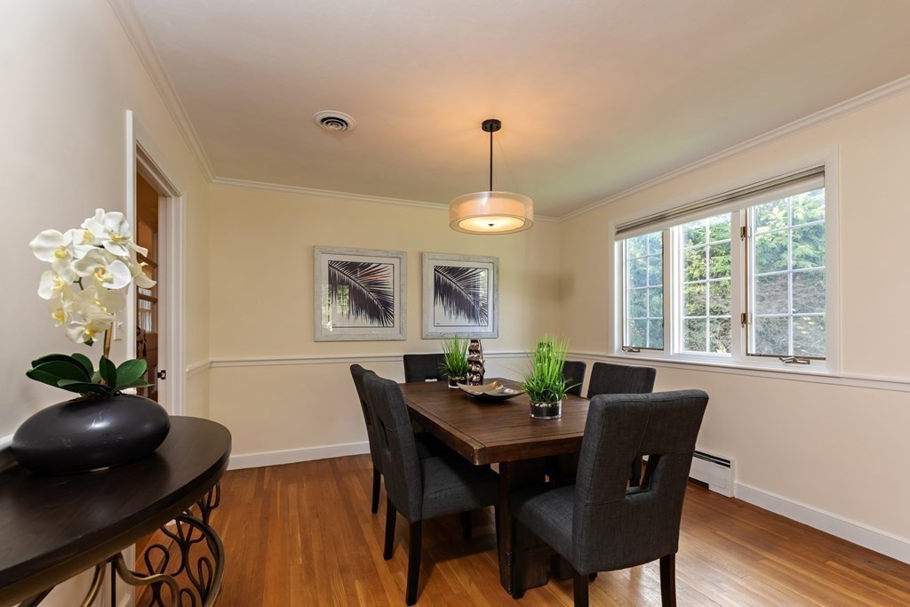 53 Great Meadow Road Newton, MA 02459 - Photo 7 of 33