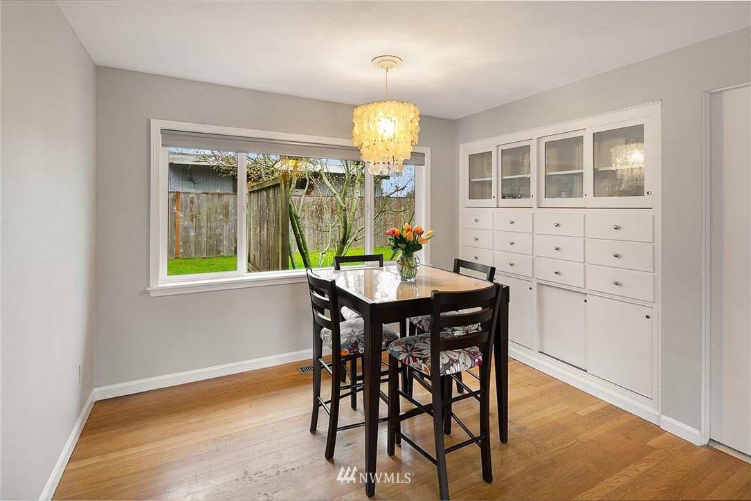 2333 Edmonds Avenue Northeast Renton, WA 98056 - Photo 5 of 13
