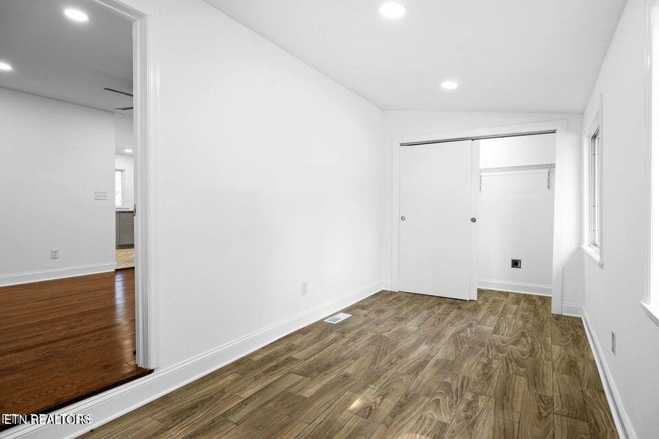 516 Delaware Avenue Oak Ridge, TN 37830 - Photo 20 of 43 a view of an empty room