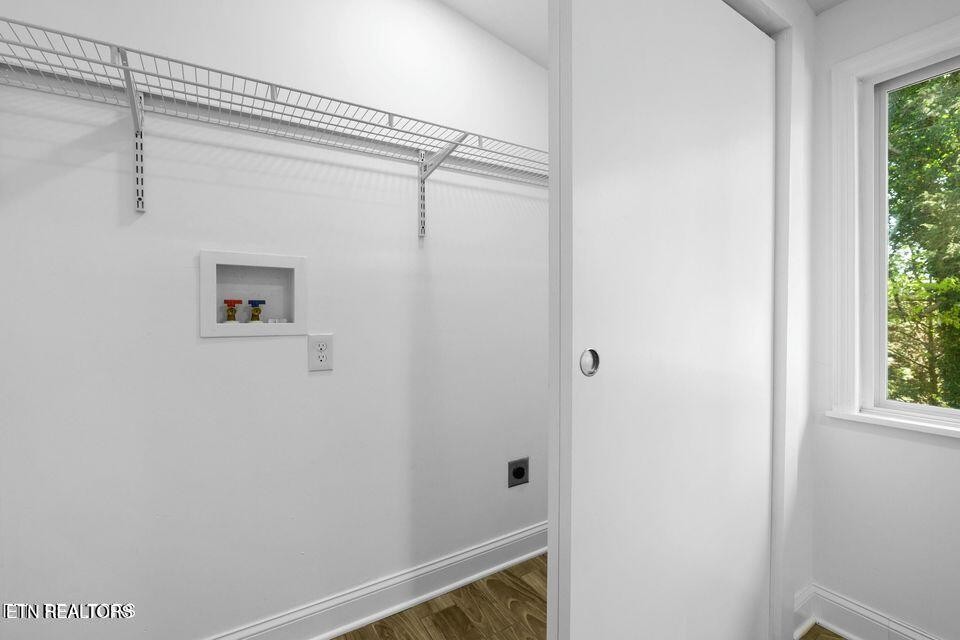 516 Delaware Avenue Oak Ridge, TN 37830 - Photo 23 of 43 a bathroom with a shower