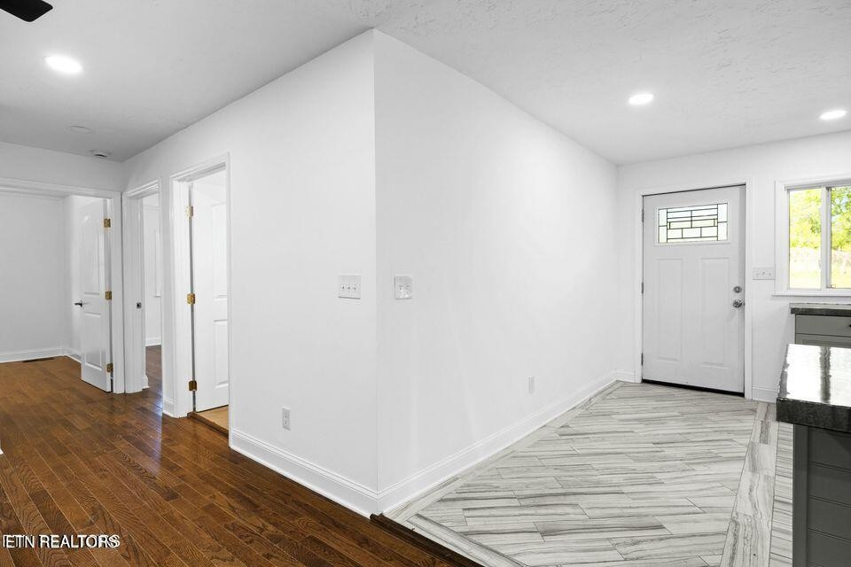 516 Delaware Avenue Oak Ridge, TN 37830 - Photo 28 of 43 a view of hallway with wooden floor