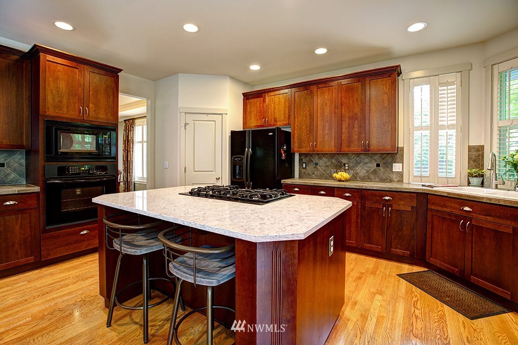 15930 35th Drive Southeast Bothell, WA 98012 - Photo 8 of 25