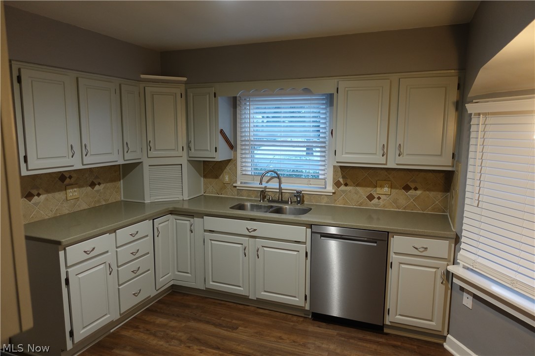 2945 Ivanhoe Road Silver Lake, OH 44224 - Photo 4 of 27