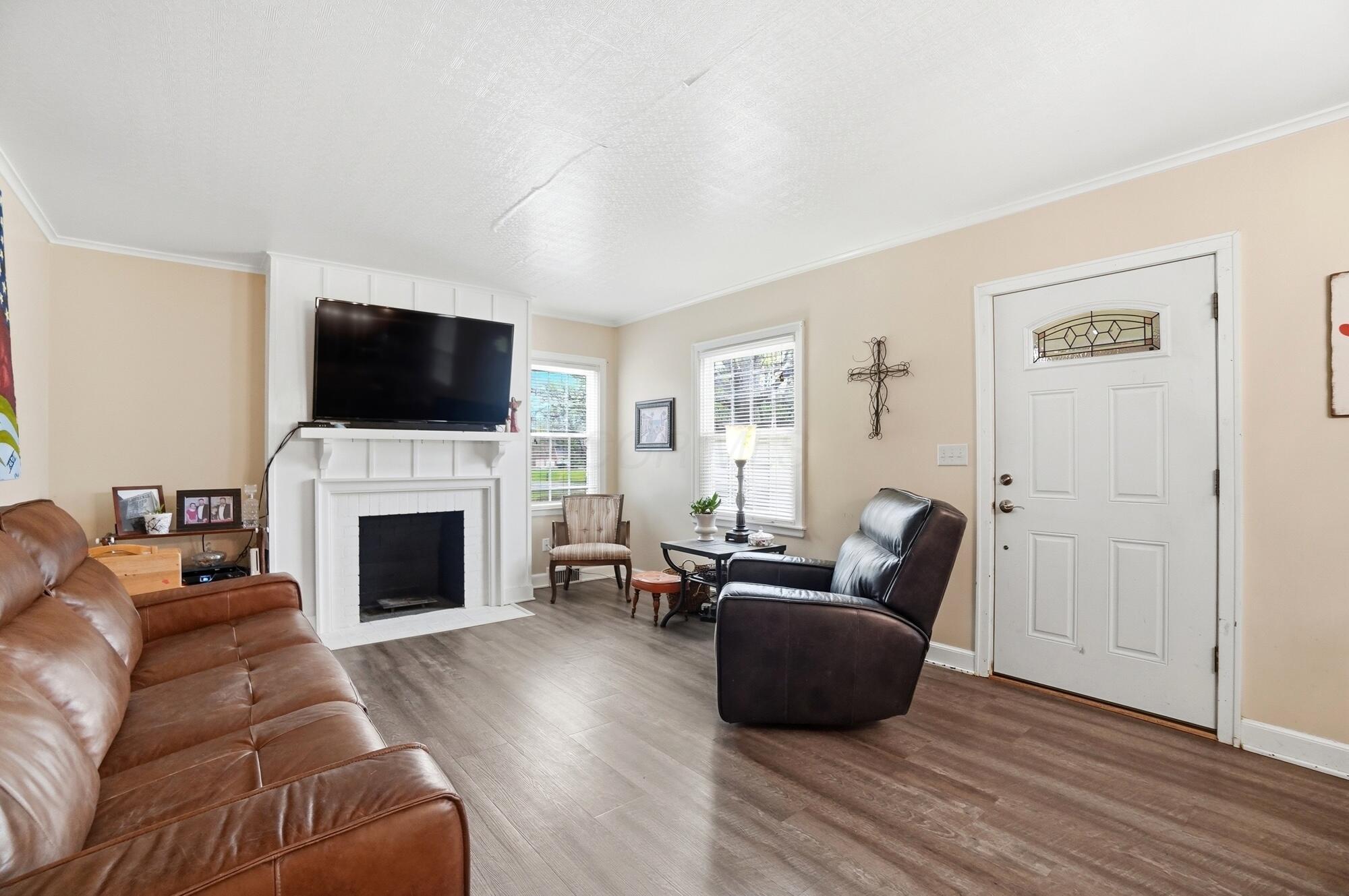 5011 Smothers Road Westerville, OH 43081 - Photo 10 of 81 Great room!