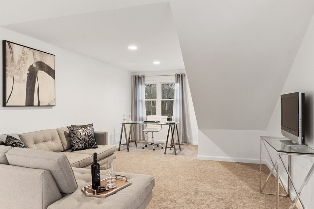 26 Farmland Road, Unit B Lowell, MA 01850 - Photo 31 of 39 Gallery Image 31