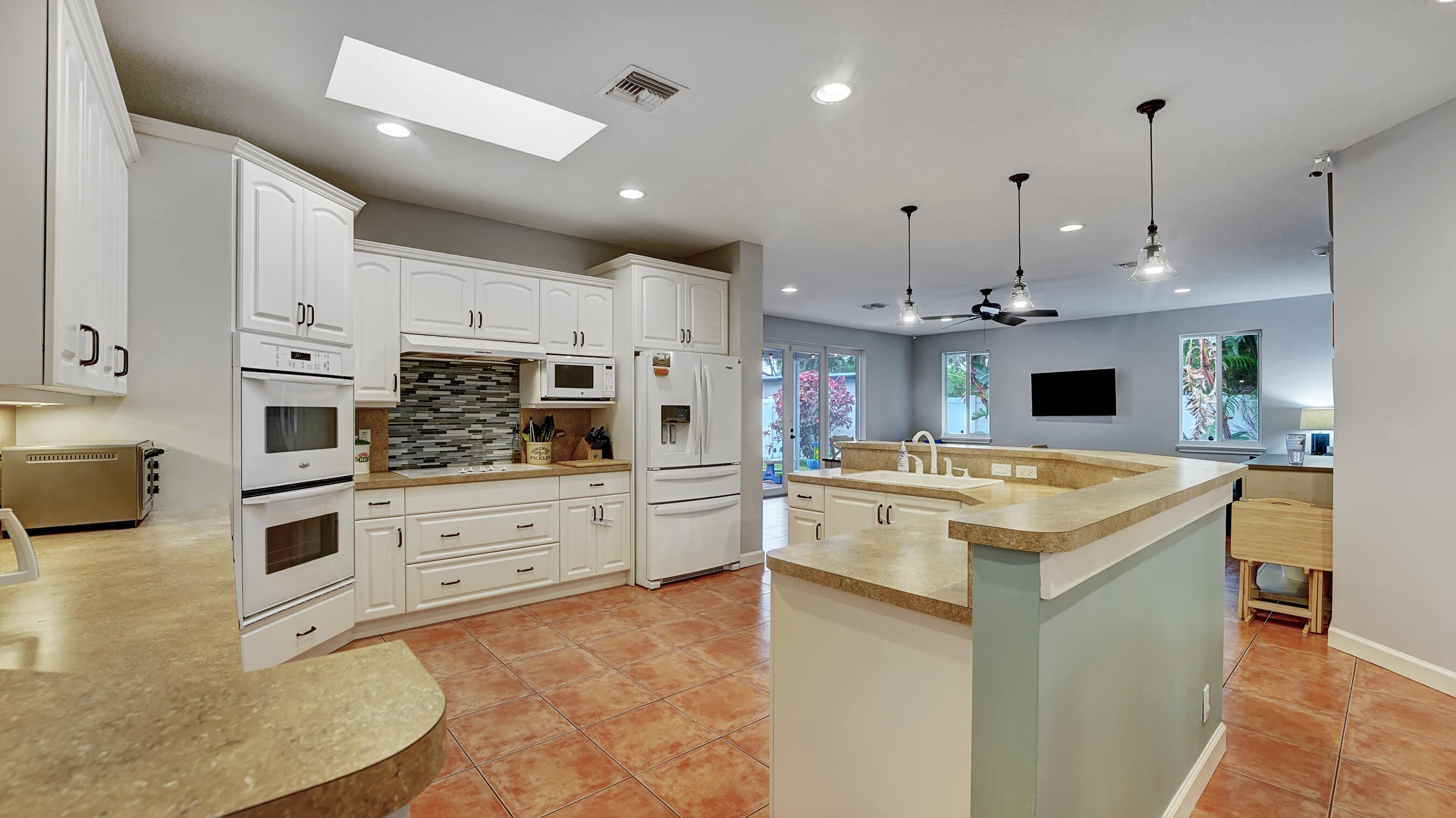 398 Northeast 23rd Street Boca Raton, FL 33431 - Photo 5 of 31 DSC06222