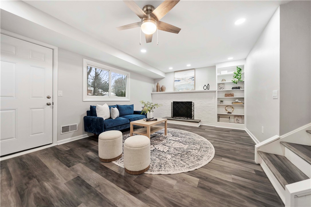 11 Ventura Road Gates, NY 14624 - Photo 18 of 43 Family Room Walks out to back Yard