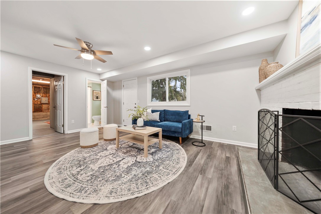 11 Ventura Road Gates, NY 14624 - Photo 19 of 43 Family Room includes a full bath and access to Lau