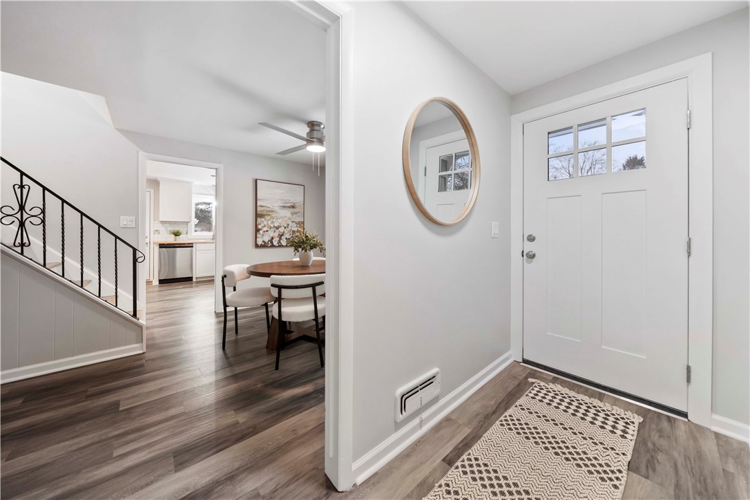 11 Ventura Road Gates, NY 14624 - Photo 6 of 43 Front entry way