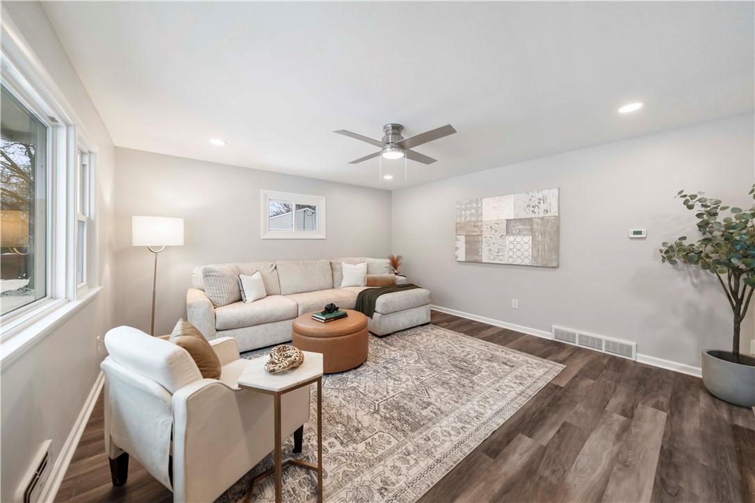 11 Ventura Road Gates, NY 14624 - Photo 8 of 43 Living Room