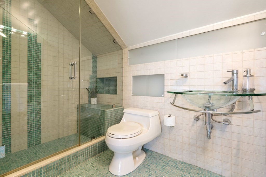 17 Regent Circle, Unit 5 Brookline, MA 02445 - Photo 20 of 31