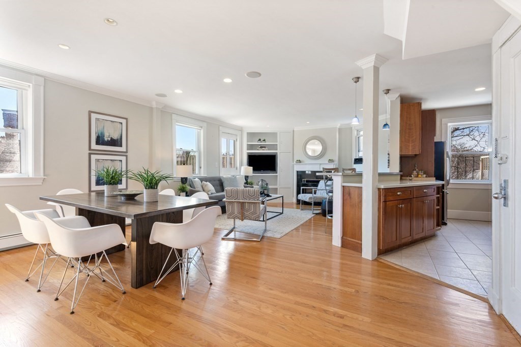 17 Regent Circle, Unit 5 Brookline, MA 02445 - Photo 5 of 31