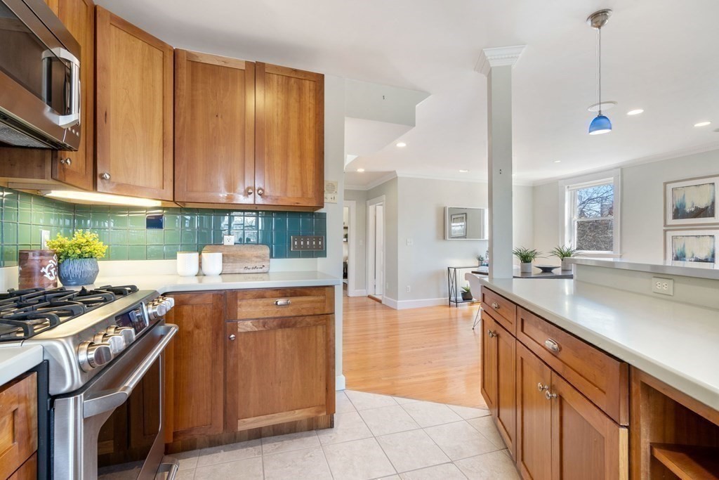 17 Regent Circle, Unit 5 Brookline, MA 02445 - Photo 7 of 31