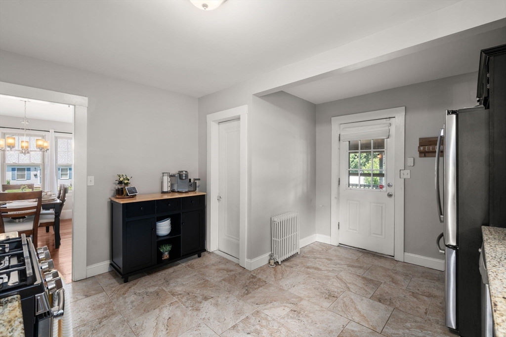 107 Perkins Street Springfield, MA 01118 - Photo 9 of 29