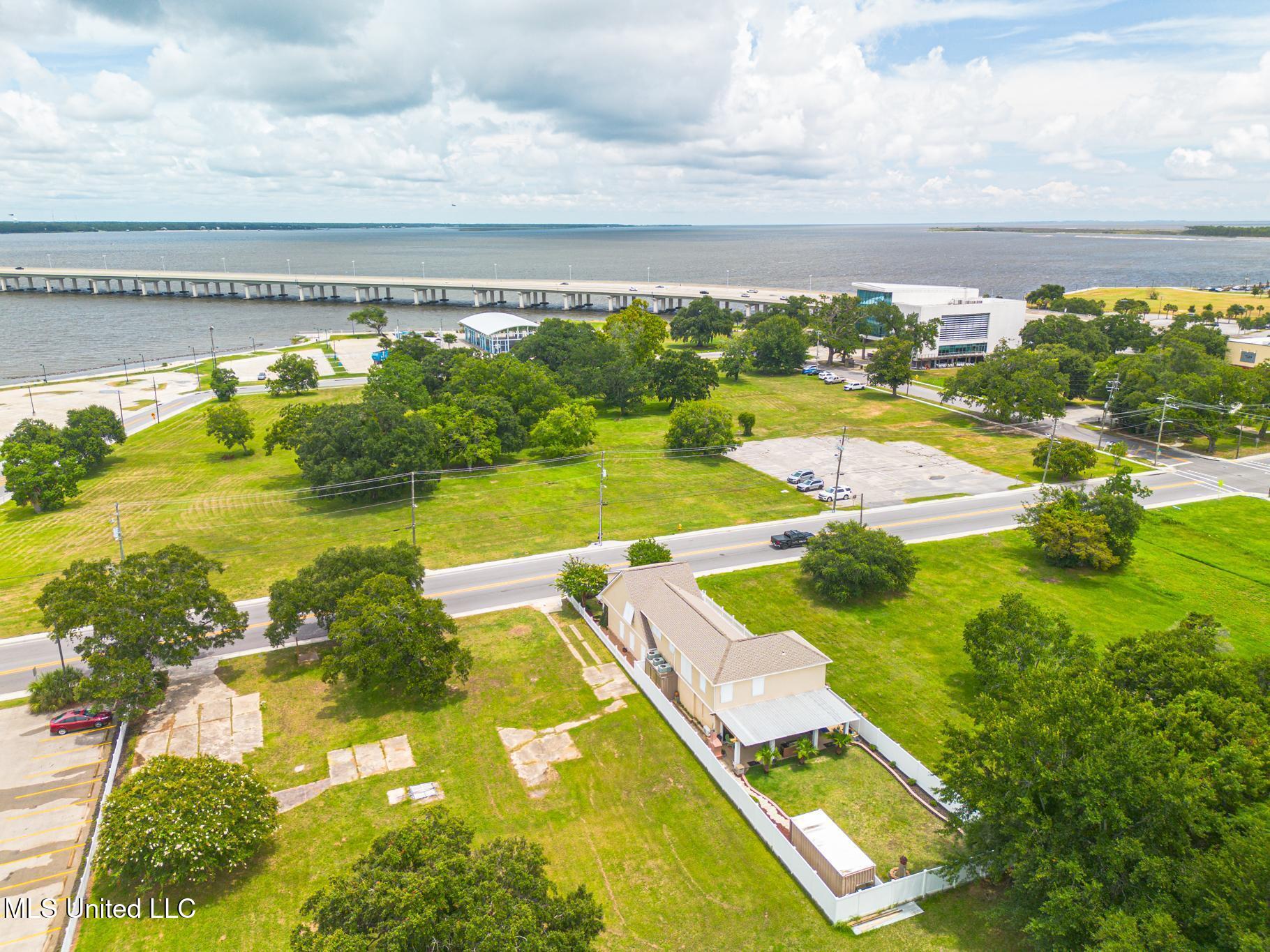 133 Myrtle Street Biloxi, MS 39530 - Photo 5 of 56 133-4