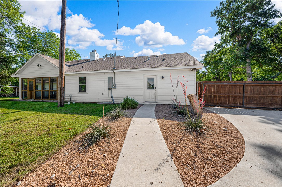 3405 MacArthur Drive Waco, TX 76708 - Photo 70 of 83 a front view of a house with garden