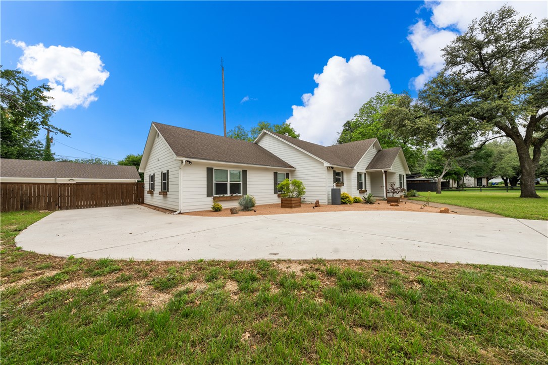 3405 MacArthur Drive Waco, TX 76708 - Photo 74 of 83 a front view of a house with a yard