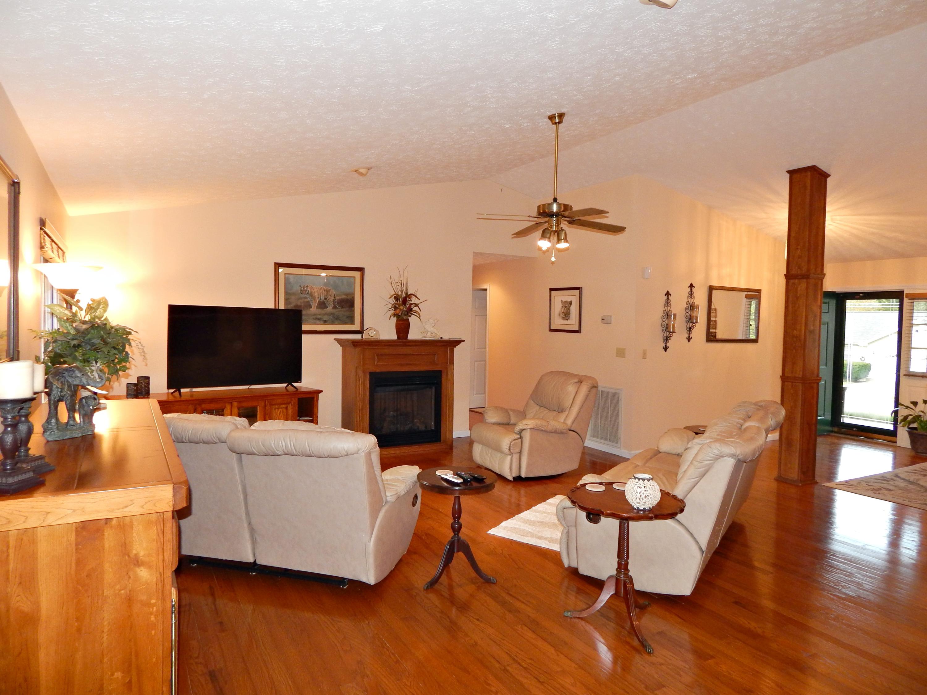104 English Court Oak Ridge, TN 37830 - Photo 4 of 23 10