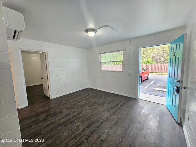 $799 | 1404 South Deleon Avenue, Titusville, FL 32780