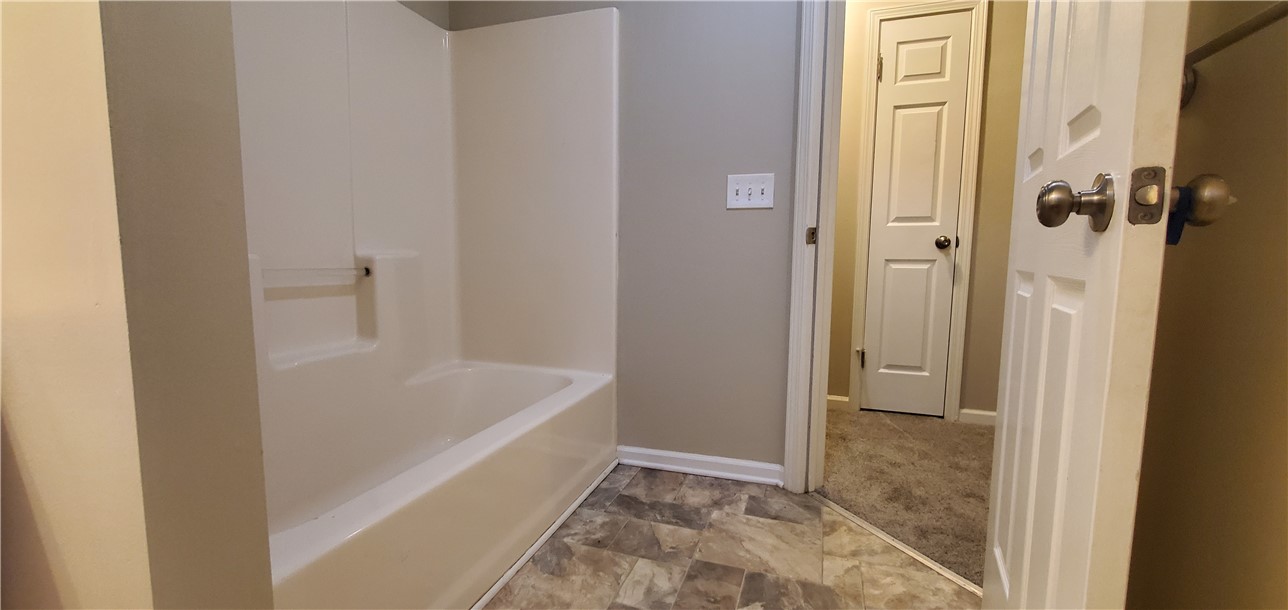 79 Eastview Commons Road Gates, NY 14624 - Photo 15 of 32 Upstairs Main Bath