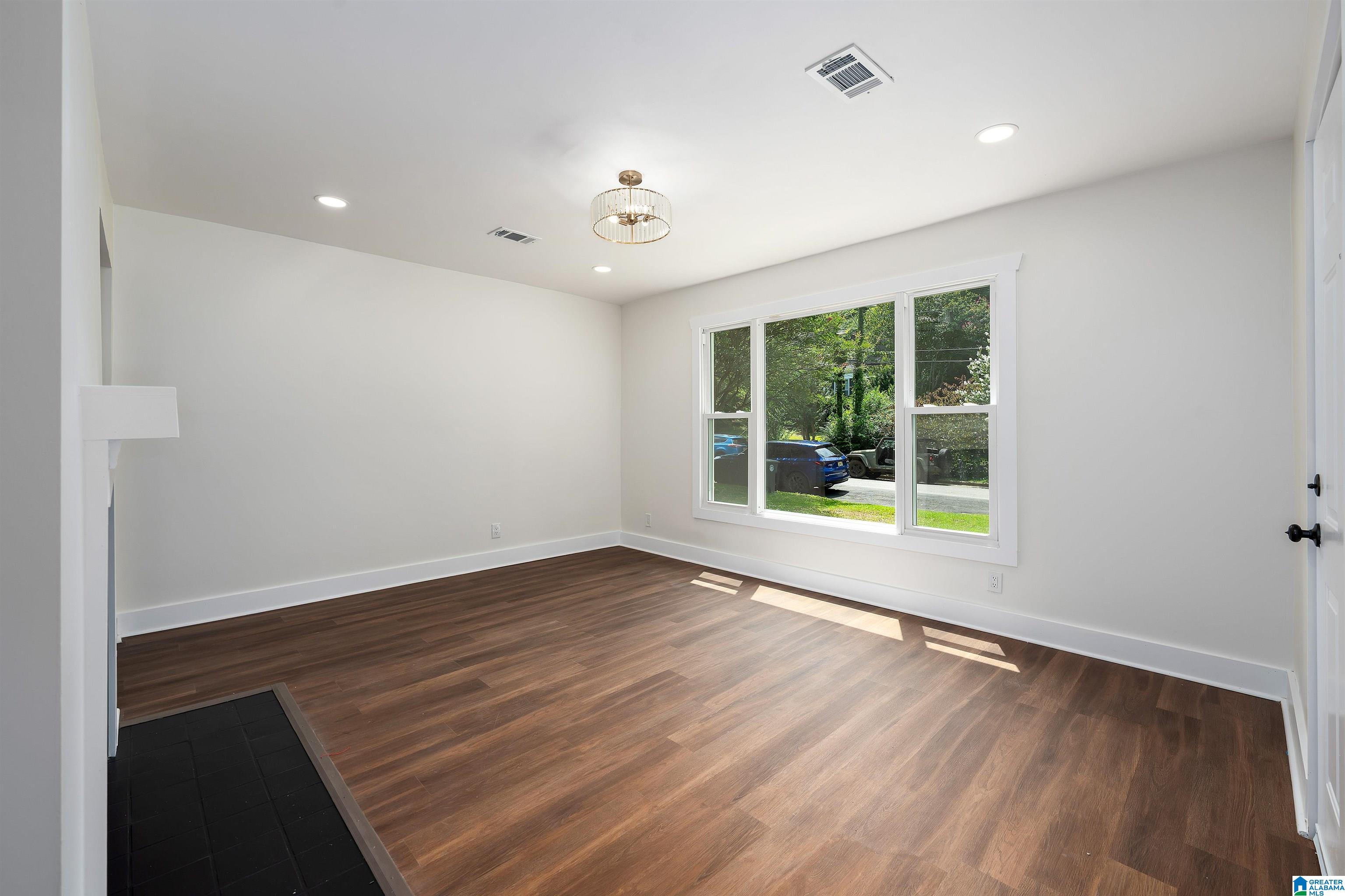 721 47th Way South Birmingham, AL 35222 - Photo 6 of 33