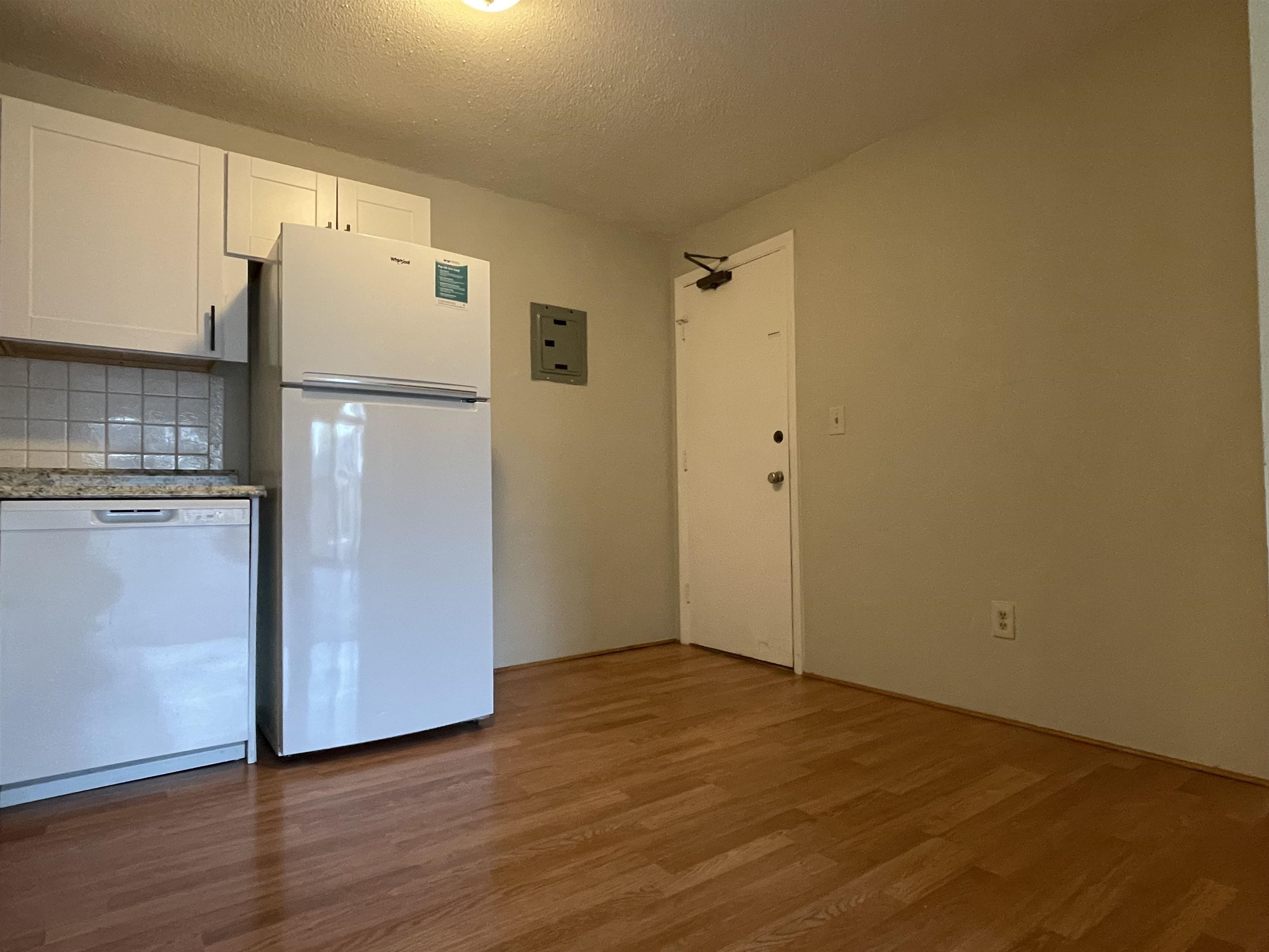 124 Mammoth Road, Unit 21 Hooksett, NH 03106 - Photo 15 of 30