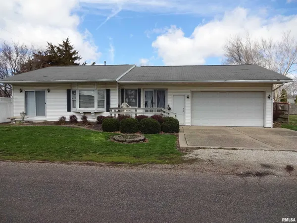 $110,000 | 496 South Miller Street, Waverly, IL 62692