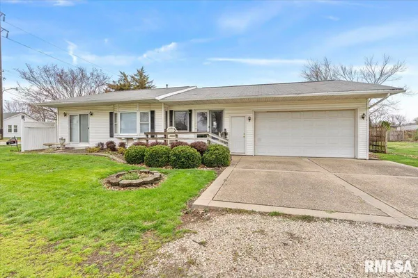 $110,000 | 496 South Miller Street, Waverly, IL 62692