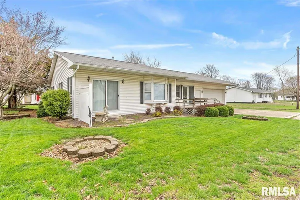 $110,000 | 496 South Miller Street, Waverly, IL 62692