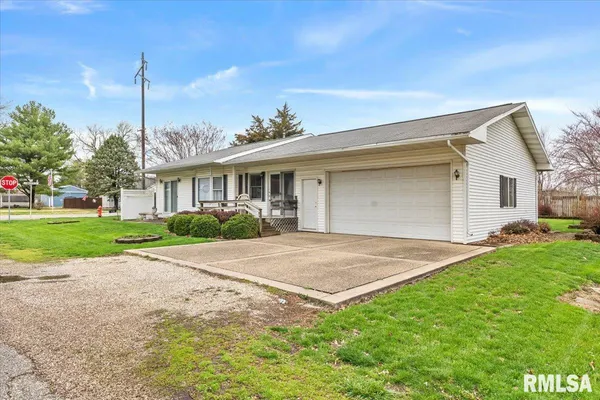 $110,000 | 496 South Miller Street, Waverly, IL 62692