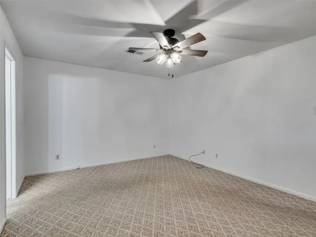 $2,000 | 418 Oakhill Drive, Conroe, TX 77304