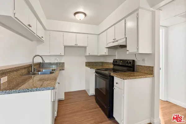 $7,650,000 | 13266 Foothill Boulevard, Sylmar, CA 91342