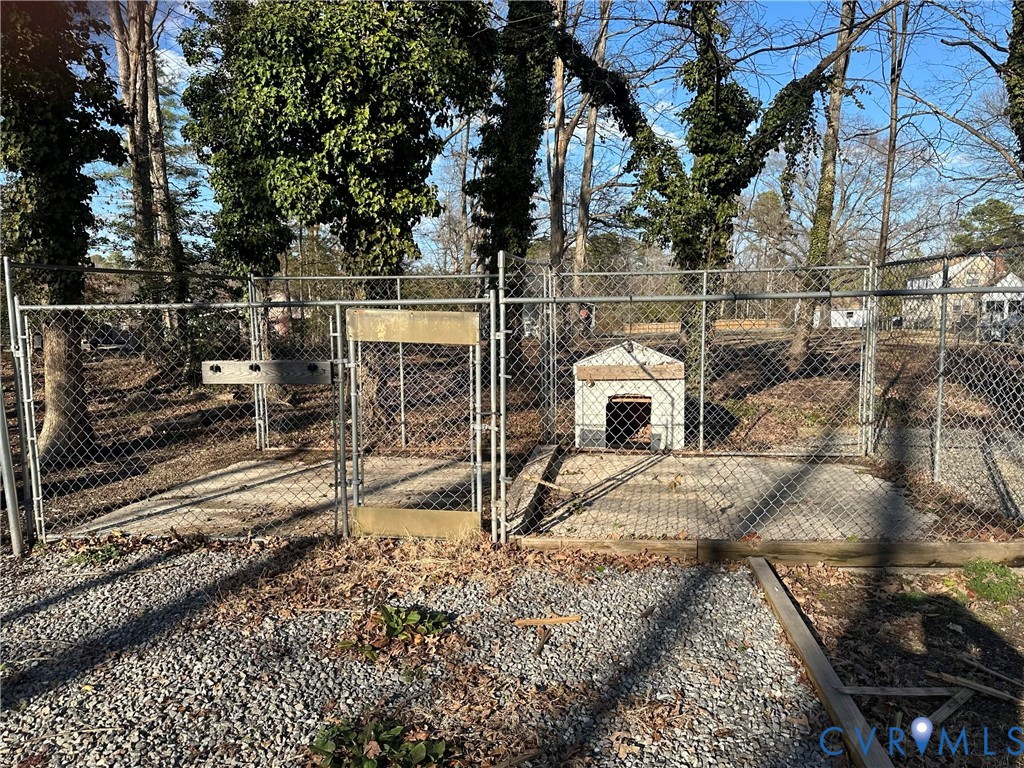 10510 Courtney Road Glen Allen, VA 23060 - Photo 18 of 32