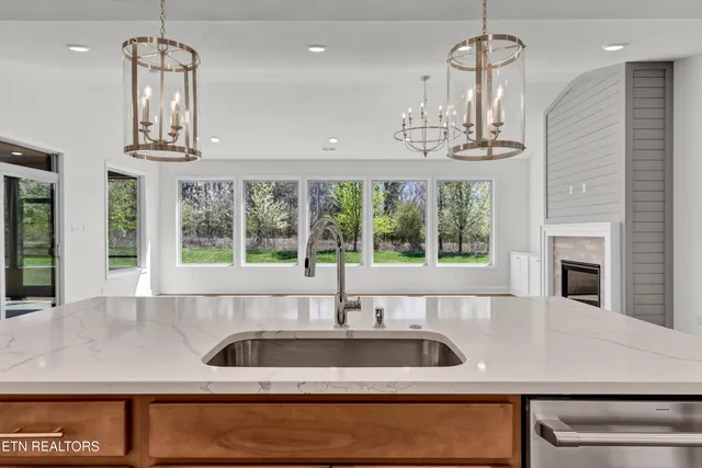 $649,900 | 136 Walelu Trail, Vonore, TN 37885