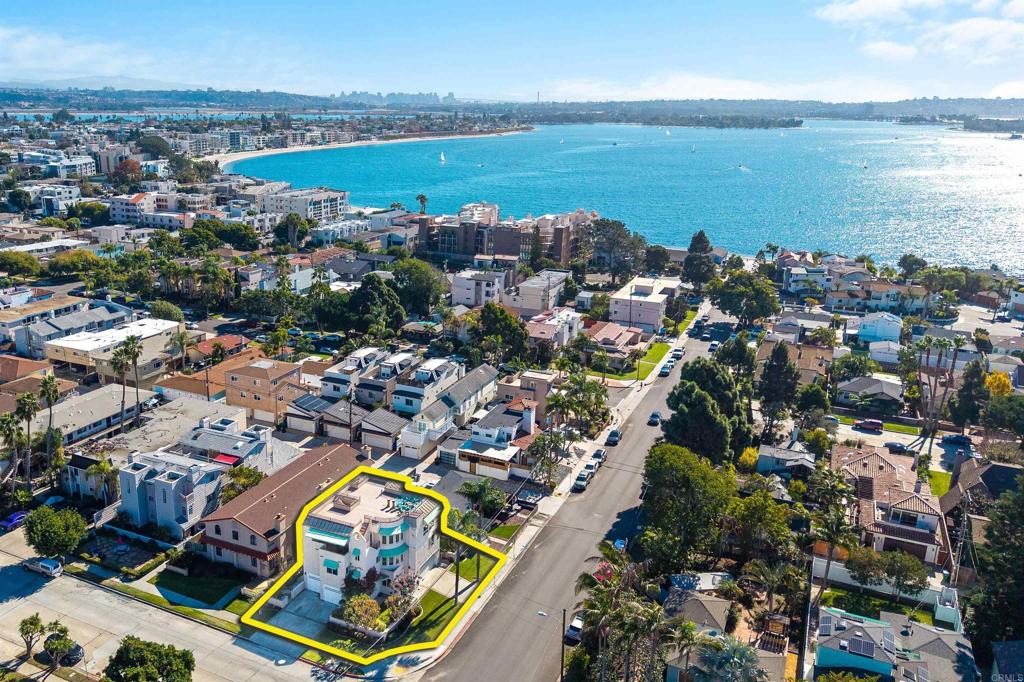 1105 Reed Avenue San Diego, CA 92109 - Photo 28 of 35 an aerial view of residential houses with outdoor space