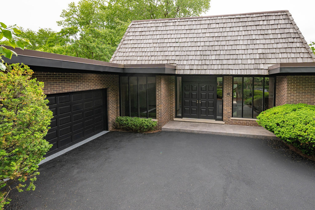 8100 South Park Avenue Burr Ridge, IL 60527 - Photo 2 of 30