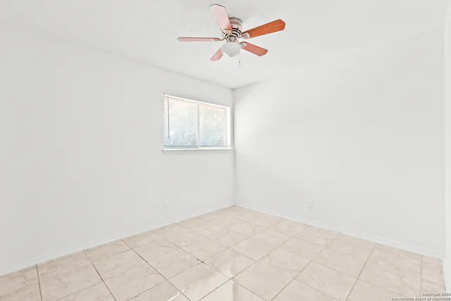 $1,000 | 6611 Southpoint Street, Unit 128, San Antonio, TX 78229