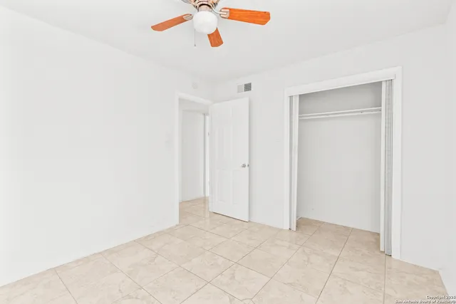 $1,000 | 6611 Southpoint Street, Unit 128, San Antonio, TX 78229