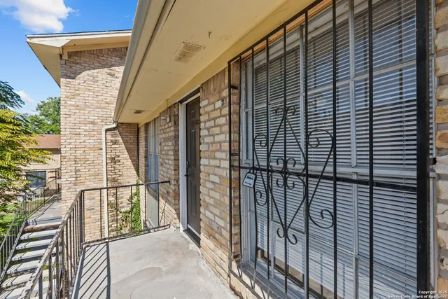 $1,000 | 6611 Southpoint Street, Unit 128, San Antonio, TX 78229