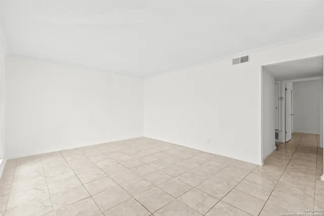 $1,000 | 6611 Southpoint Street, Unit 128, San Antonio, TX 78229